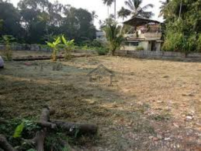 10 Marla Ideal Location Plot For Sale