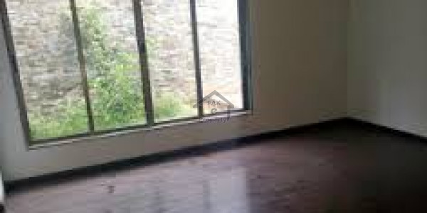 5 Marla Corner Old Construction House With 4 Shop For Sale