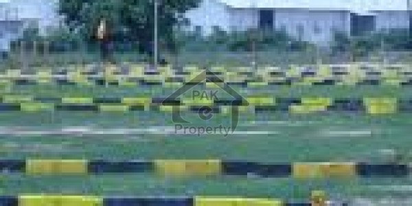 8 Marla Plot For Sale On Ideal Location