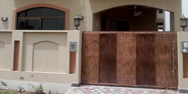 Valencia - 10 Marla Brand New Owner Built Prime Bungalow For Sale