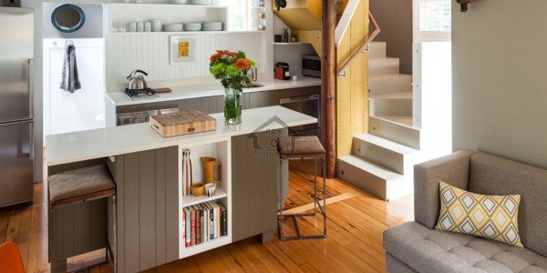 5th Floor Flat Available For Rent