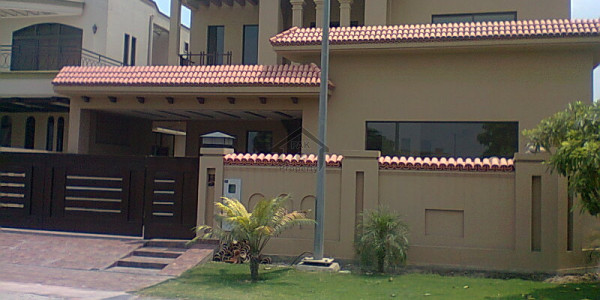 10 Marla Brand New Lavish Bungalow For Rent