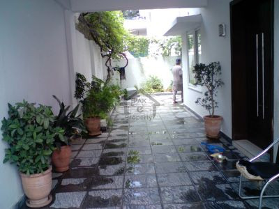 2000 Sq. Yard Fully Secured Neat Clean Front And Back Maintained Loan