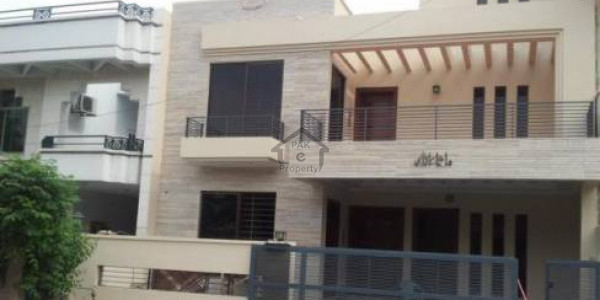 F6 a beautiful house available for rent green big lawn