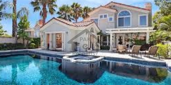 One kanal ,500sqyards house available