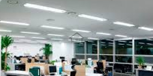 3400 Sq. Ft 1st Floor Elevator Fixture Parking 5washroom Kitchen Neat Clean Environment