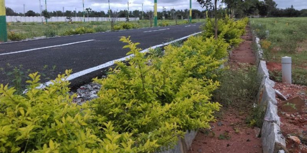 Commercial Plot in gulberg greens main expressway