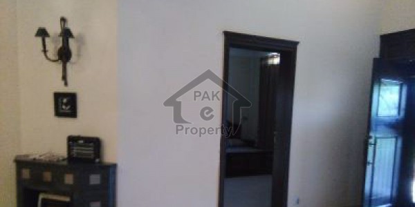 Askai 13 & 14 sector C 10 marlas 3 bedrooms for rent