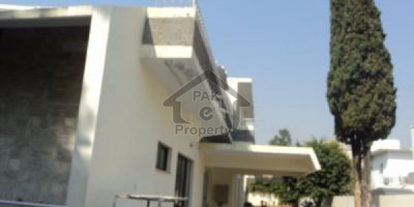 10 marlas house in Askari 13 available (4 bedrooms