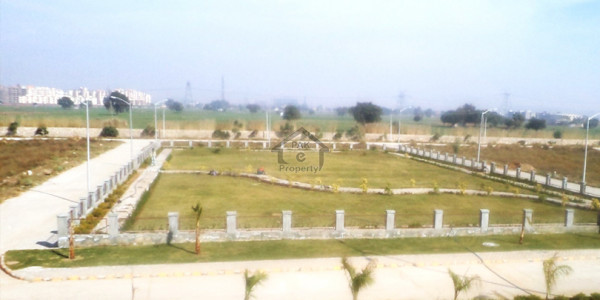 666 Sq. Yard Plot For Sale In G-14/4