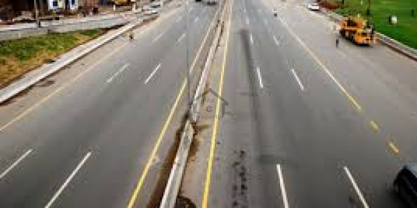 Near 23 B 8 Marla Plot Facing Parking