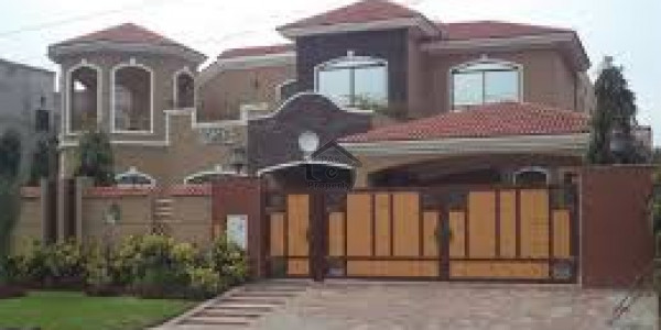 Single Storey House Is Available For Sale
