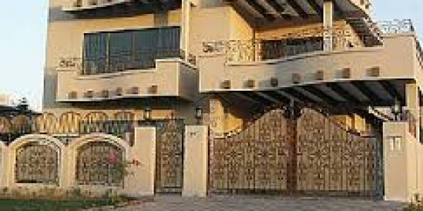Askari 11 - 10 Marla 5 Bedroom Park Facing House For Sale  IN Askari, Lahore