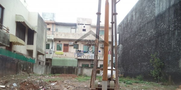 Plot Available For Sale In G-13/4 On Beautiful Location