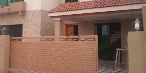 Sher Shah Colony - Block B Back To Main Road 3 Marla Single Storey House Very Cheap IN LAHORE