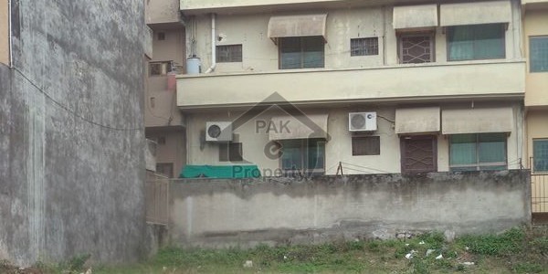 Beautiful Street Corner Plot Available For Sale In G-14/4 Prime Location