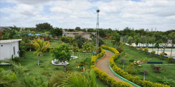 E-16/3 Cdechs 1 Kanal (50x90) Proper Corner , Sun Face, Level Plot Fabulous Location