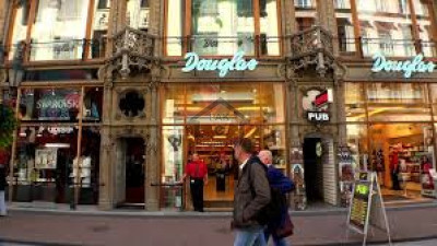 Liberty Market, Gulberg - 600 Sq. Ft Shop For Sale In Basement Of Liberty Market Near Sheikh Anayatu