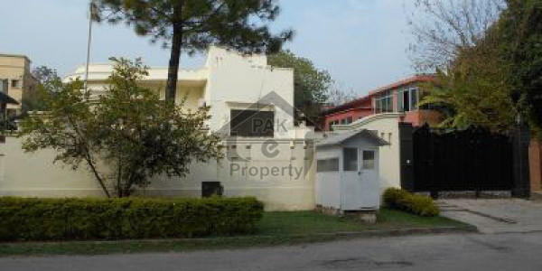 Single Storey House Available For Sale