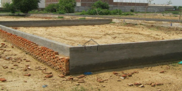 DHA Defence - DEFENCE 300 YARDS SAHIL STREET 2PHASE 8 EXTENSION DHA IN Karachi