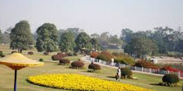 Gulberg Greens - Block D - A Well Located Farm House Land In .