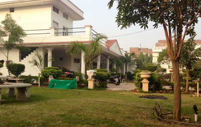 One 4-L Road - 11 Marla Double Story Brand New Beautiful Furnished Banglow For Sale IN Okara