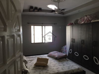 Pent house 4 bedrooms 300 sqr. yards maqboolabad