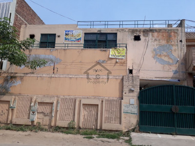 10 marla commercial building for rent in a reasonable price.