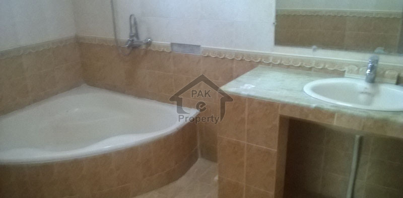 Flat At Clifton Frere Town Three Bed Beautiful Renovated Airy & Bright