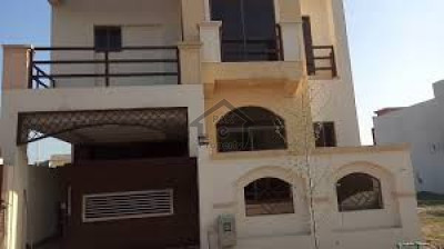 Hayatabad Phase 1 - E3,10 Marla Corner House Is Available For Sale