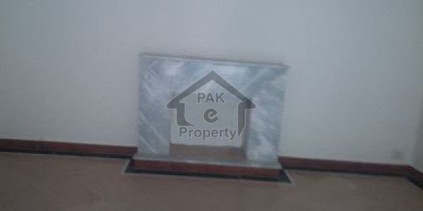 Upper Portion Available For Rent