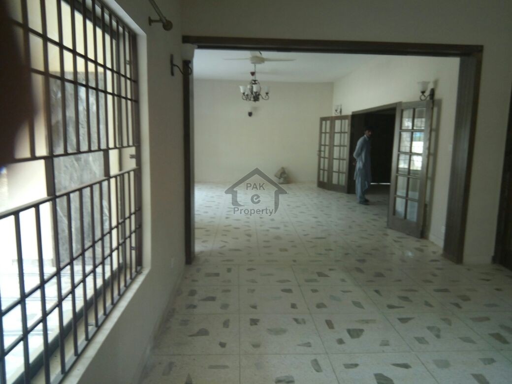 Beautiful Renovated House Available For Rent In Sector F-7 College Road