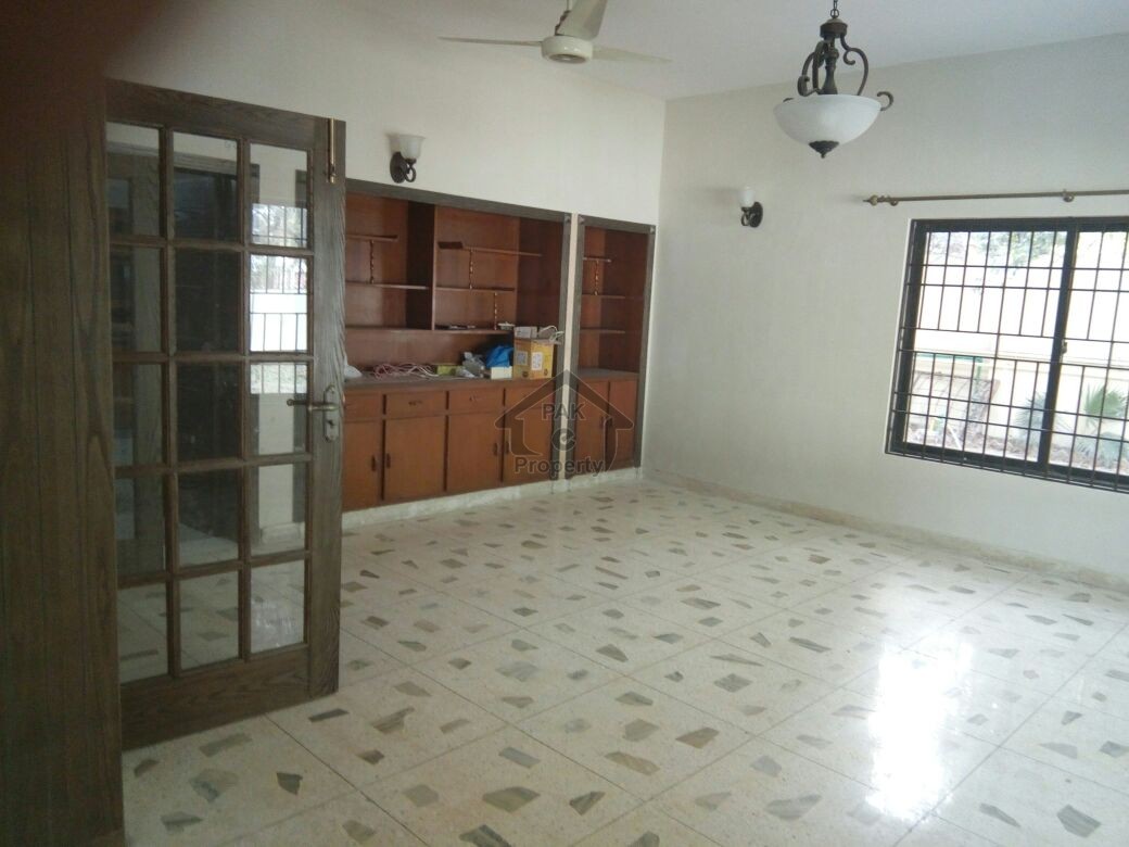 Beautiful Renovated House Available For Rent In Sector F-7 College Road