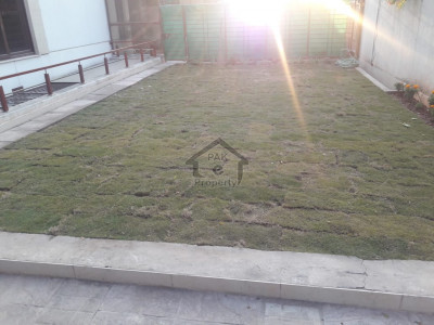 5 bedroom 5 bathrooms  kitchen drawing and dining tares margala hills view car parking heating cooling system