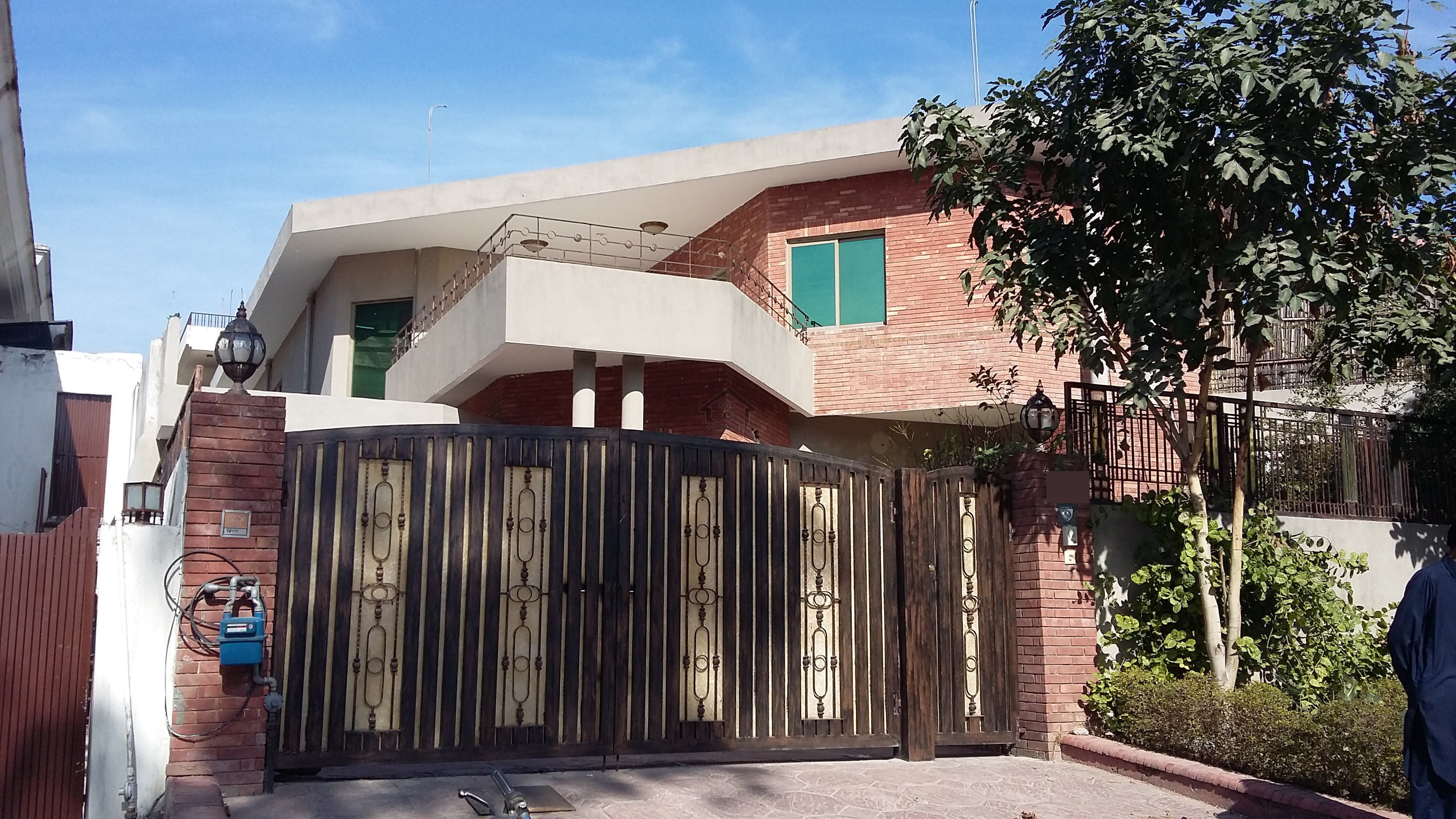 F-10 511,sqyd Triple  store Fully Marble flooring House For Rent,