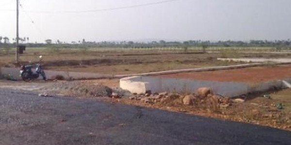 Bahria Town Phase 7, - 1 Kanal - Corner Plot for sale.