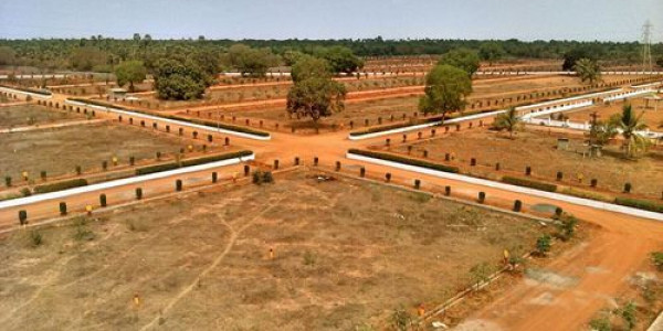 DHA Defence Phase 4, 1 Kanal Plot for sale.