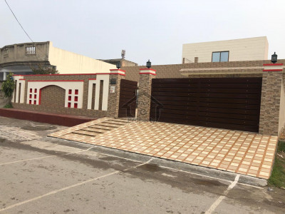 1 Kanal Luxury Beautiful House