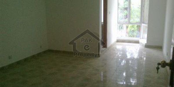 Near 3 Swords Beautiful 2-bed Apartment In Clifton View Frere Town