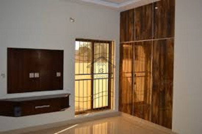 i-8/4 Kanal Triple House Available for rent For Girls Hostel Boys Hostel