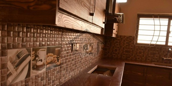 Room Available For Rent