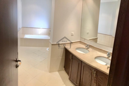 Beautiful Corner Park Facing Villa in the Heart of Islamabad at DHA-5