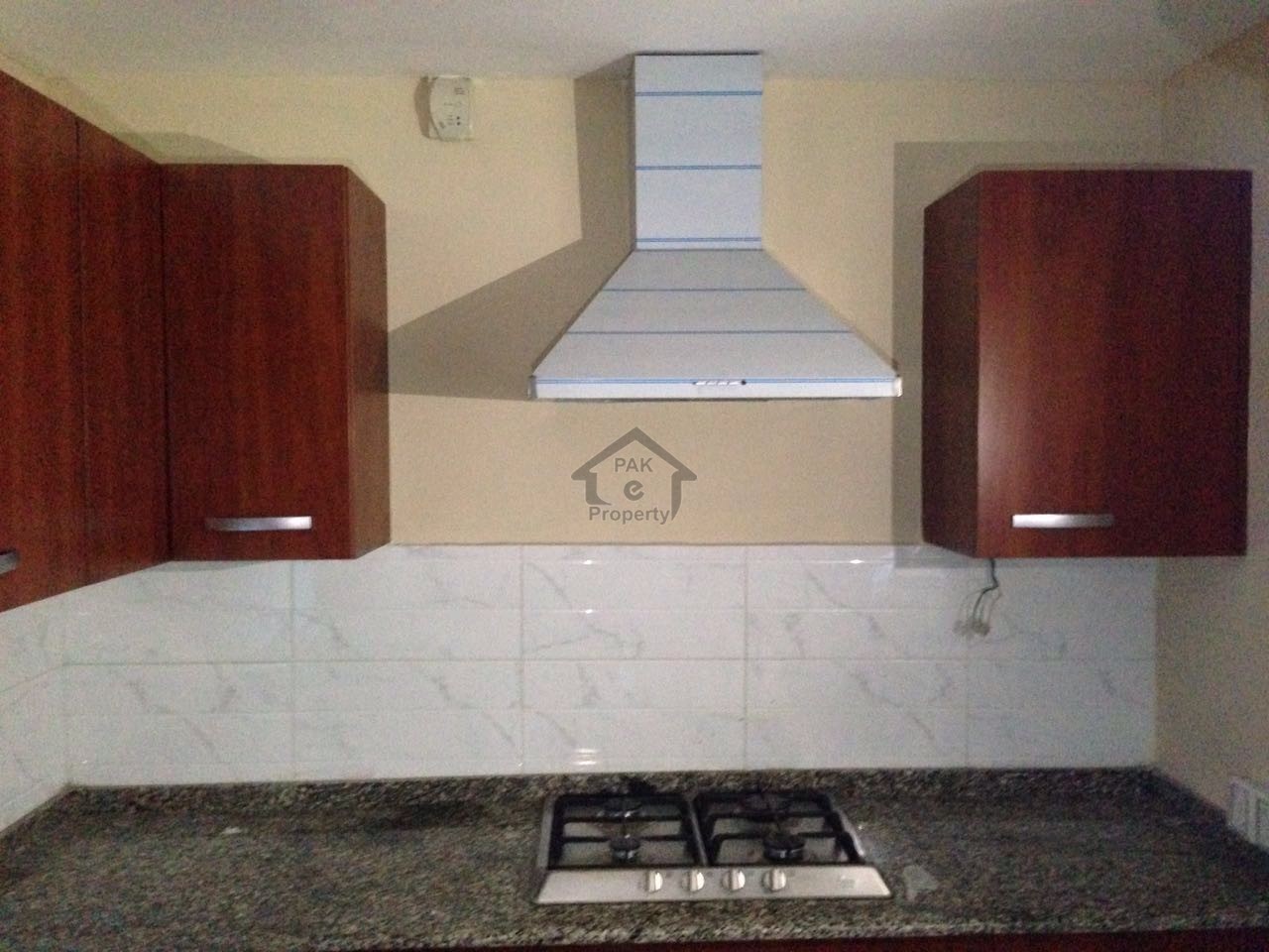 Room Is Available For Rent