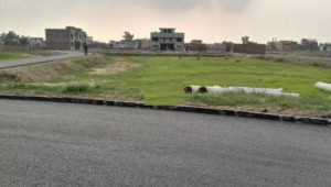 Plot For Sale In Park Enclave 1
