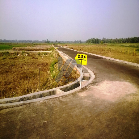 PLOT FOR SALE IN D-13/4