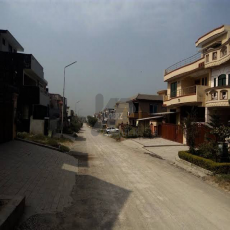 G-13/4 25x40 plot available For sale Prime location