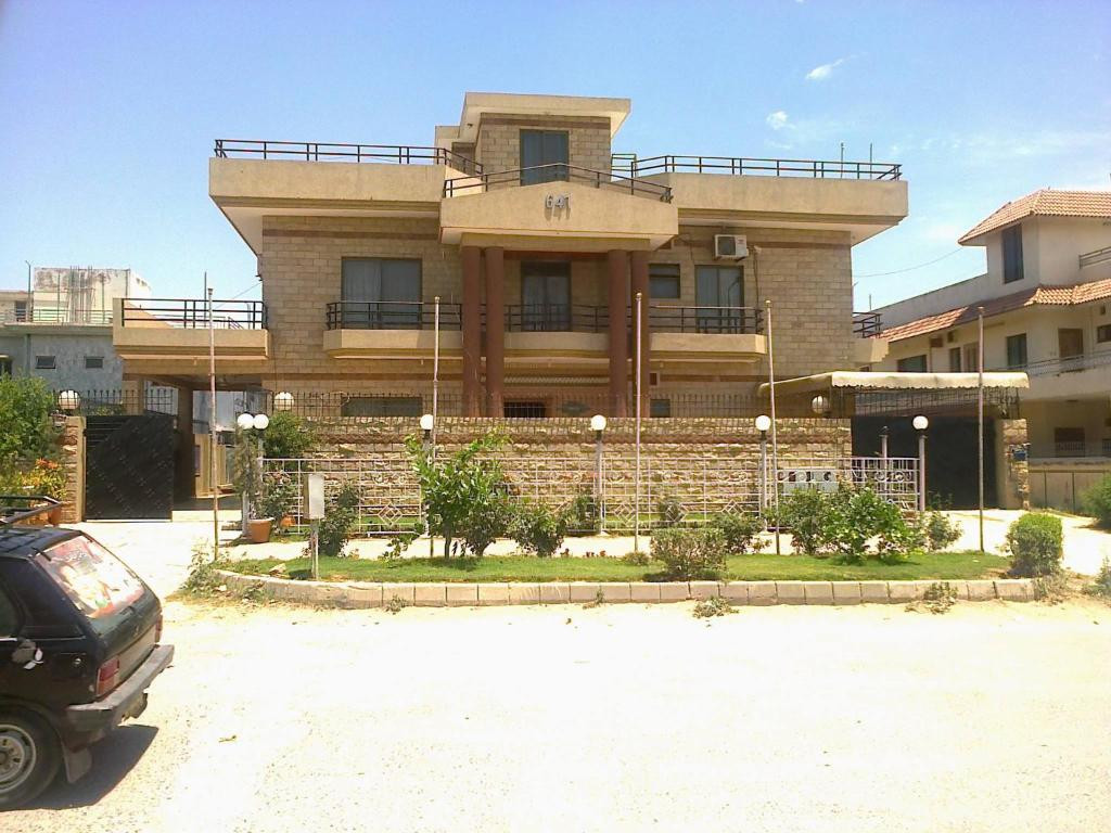 10 Marla House For Sale In DHA Phase 4