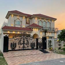 10 Marla House For Sale In DHA Phase 8 - Ex Air Avenue