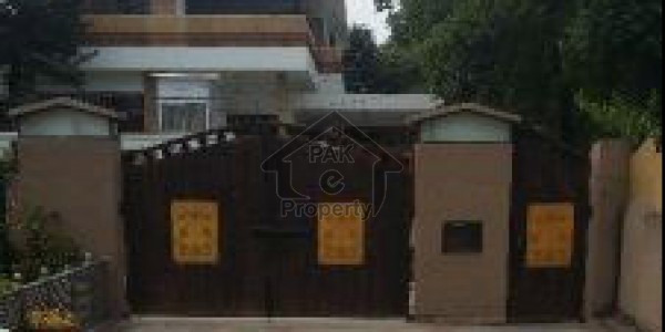 Compact House Is Available For For Rent