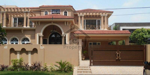 I.I Chundirghar Road - Office Space 5000 Sq/ft With Parking For Rent